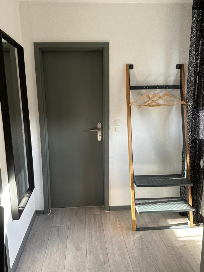Apartment Nahe Naturschutzgebiet „Wurmtal“ ヴュルゼレン エクステリア 写真