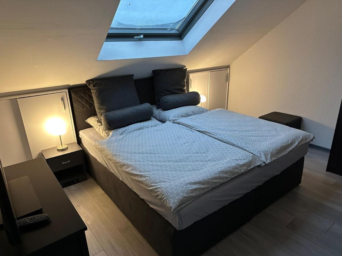 Apartment Nahe Naturschutzgebiet „Wurmtal“ ヴュルゼレン エクステリア 写真