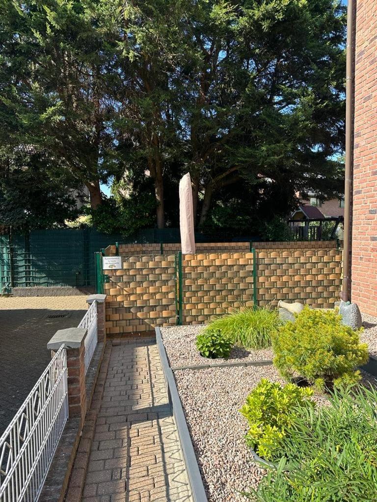 Apartment Nahe Naturschutzgebiet „Wurmtal“ ヴュルゼレン エクステリア 写真